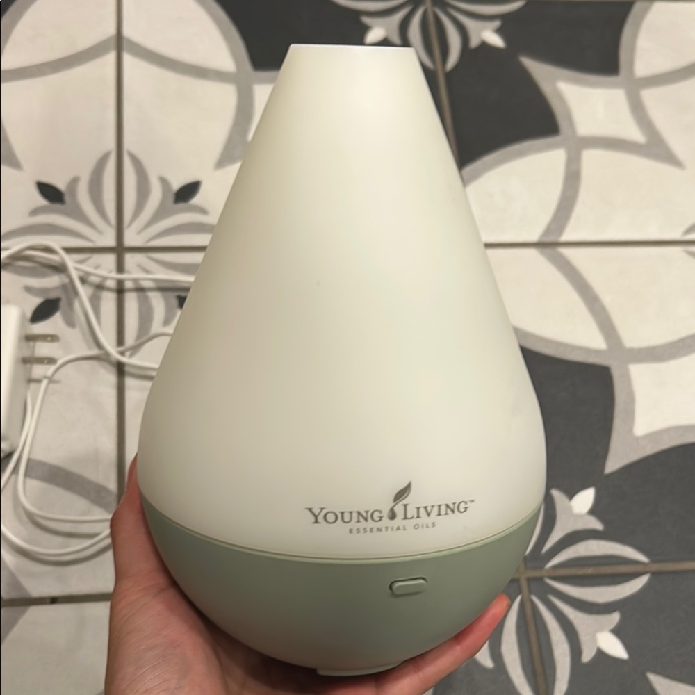 Young Living Dewdrop Essential Oil Diffuser